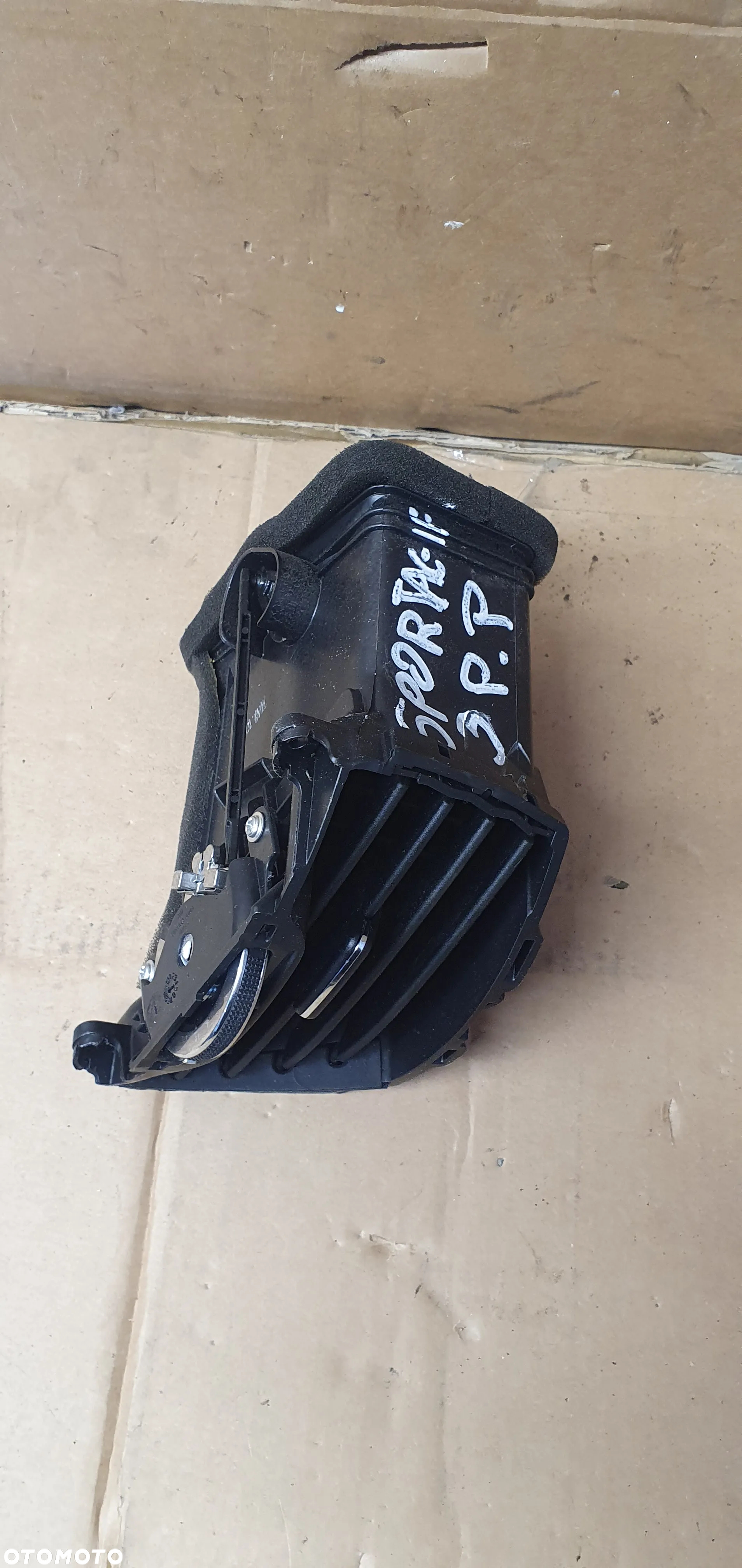 Kratka nawiewu powietrza prawy przód przednia prawa Kia Sportage III 97490-3W000 - 2