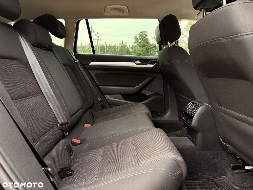 Volkswagen Passat 1.8 TSI BMT Comfortline - 22