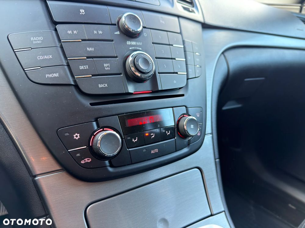 Opel Insignia 1.8 - 15