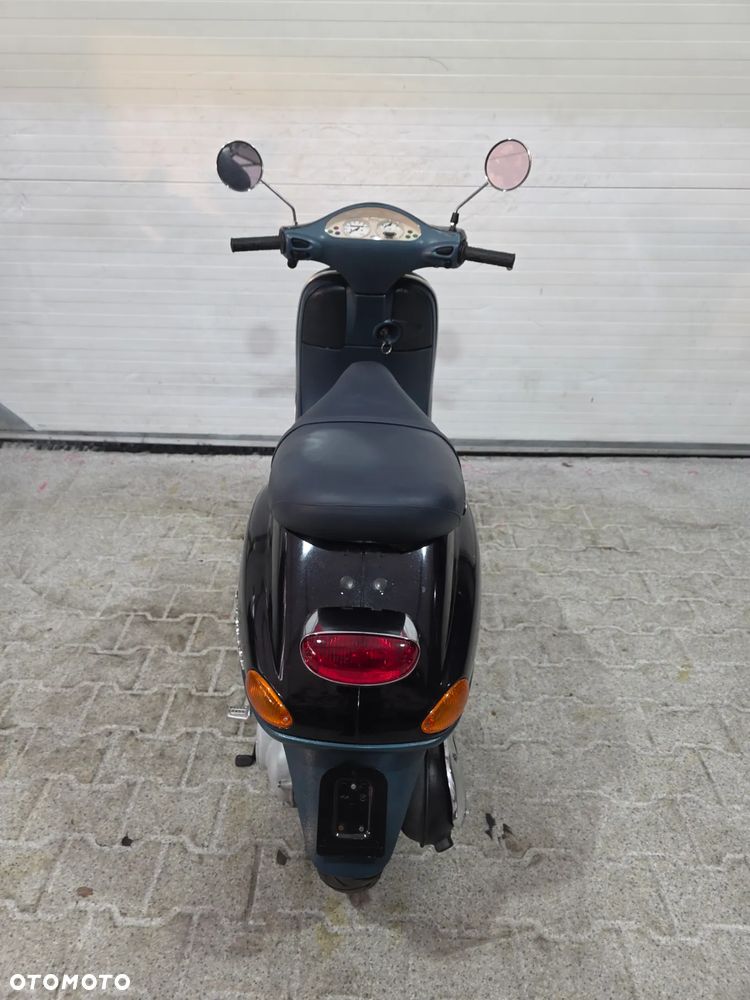 Piaggio Vespa - 24