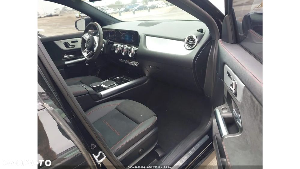 Mercedes-Benz GLA - 10