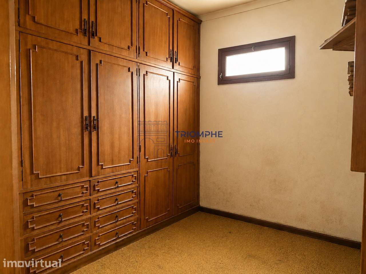 Moradia T2 Campolide, para renovação total - Grande imagem: 3/14