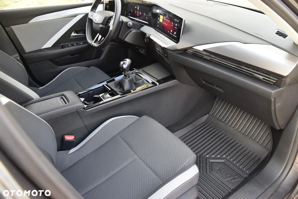 Opel Astra 1.2 T S&S - 12