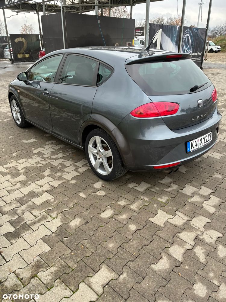 Seat Leon 2010 photo 3