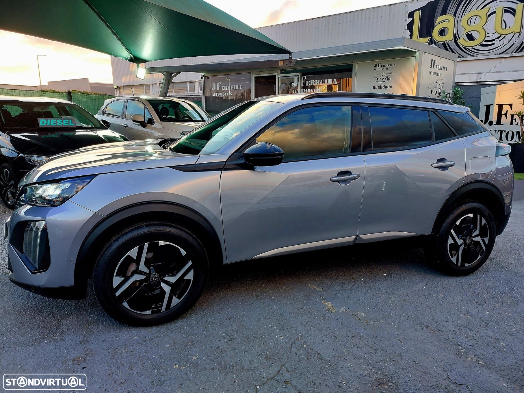 Peugeot 2008 1.2 PureTech Allure - 8