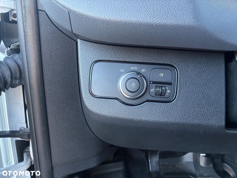 Mercedes-Benz SPRINTER - 18