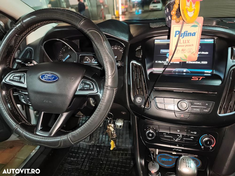 Ford Focus 1.5 TDCi ST-Line - 10