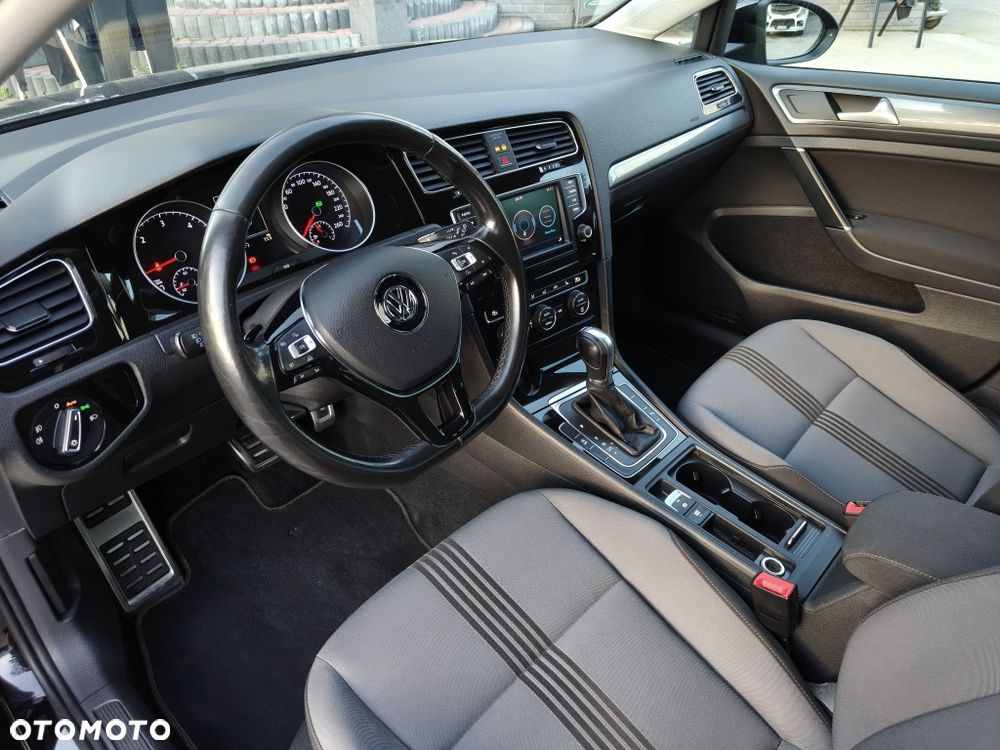 Volkswagen Golf - 7