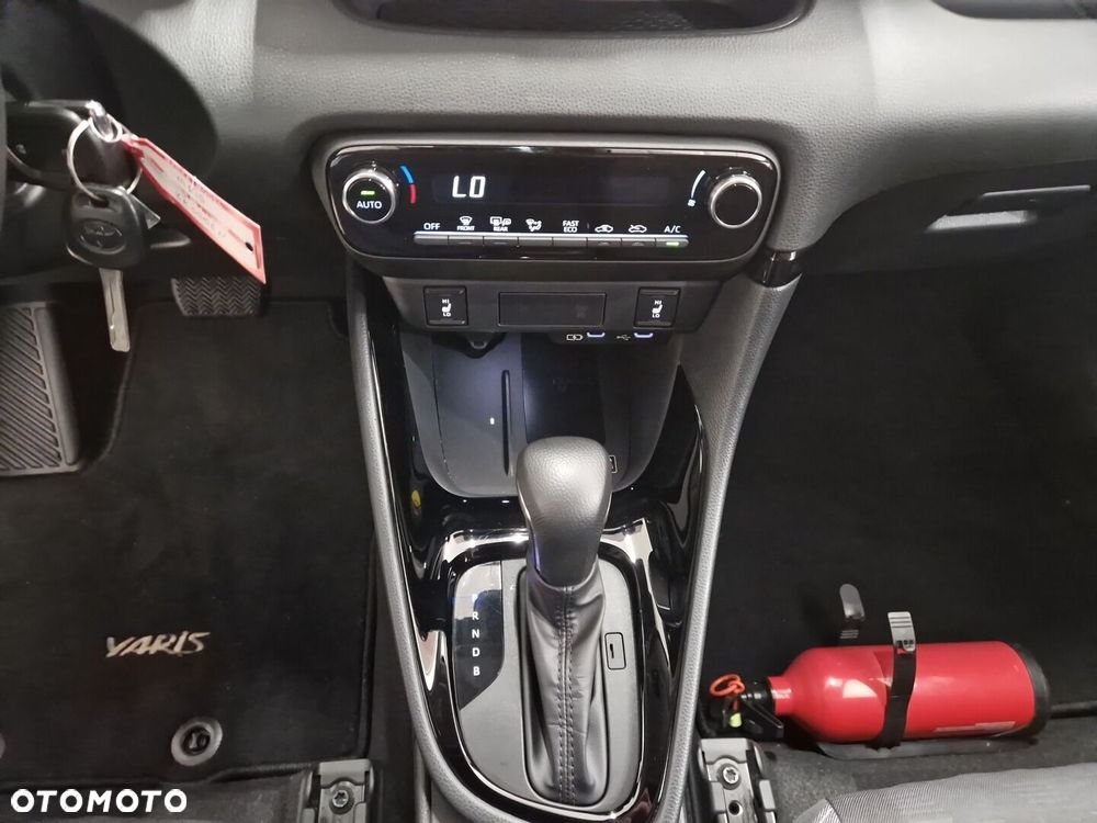 Toyota Yaris Hybrid 1.5 Style - 17
