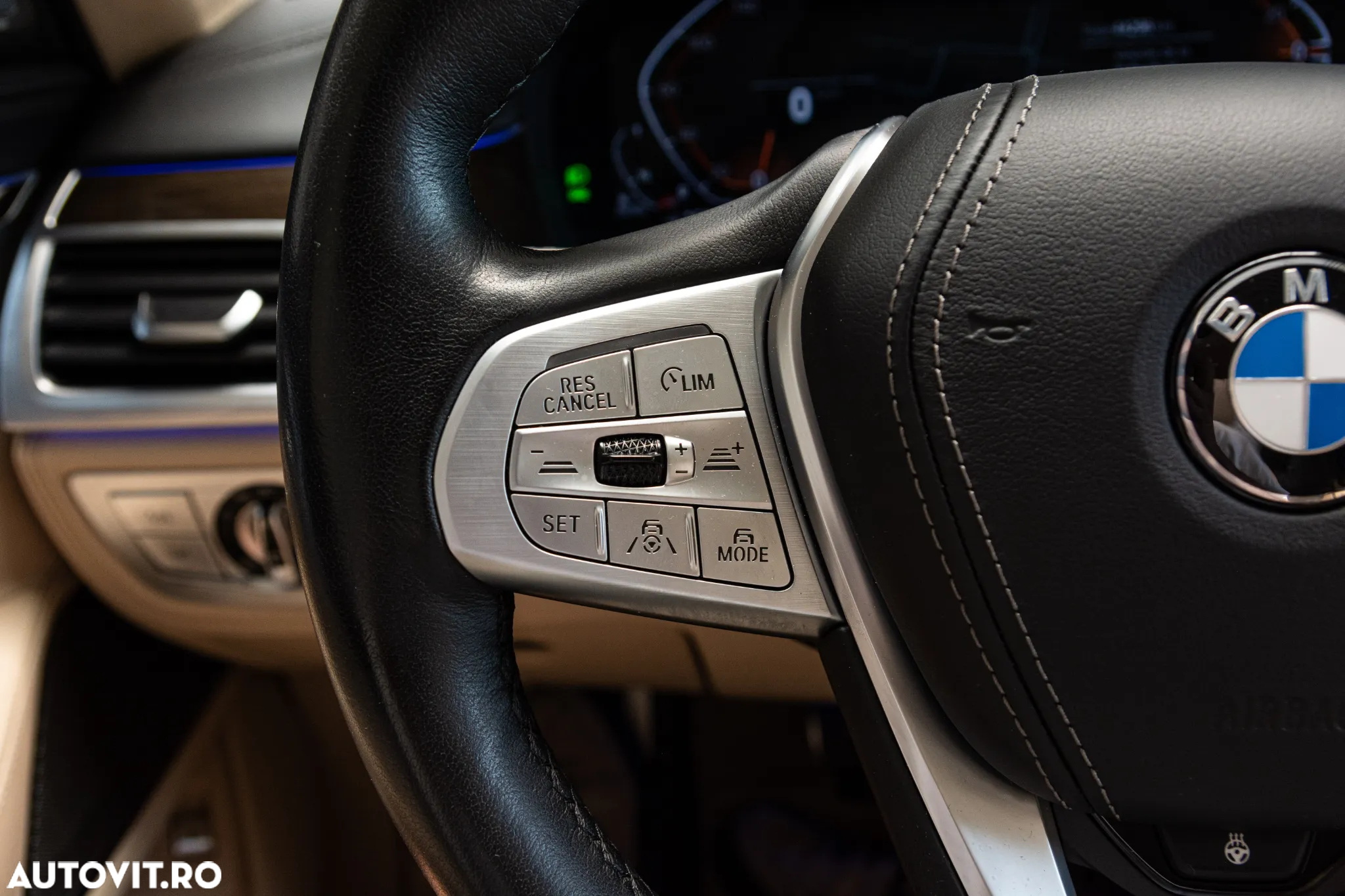 BMW Seria 7 730d xDrive MHEV - 25
