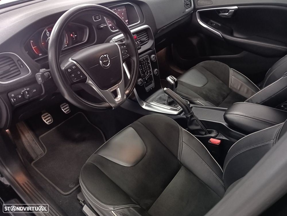 Volvo V40 2.0 D3 R-Design - 16