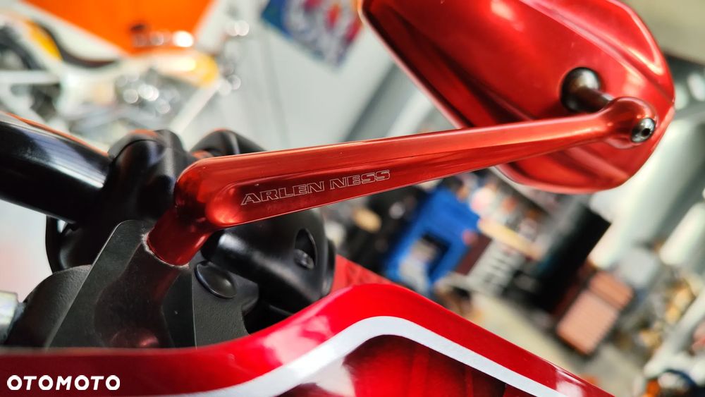 Harley-Davidson Softail Street Bob - 35