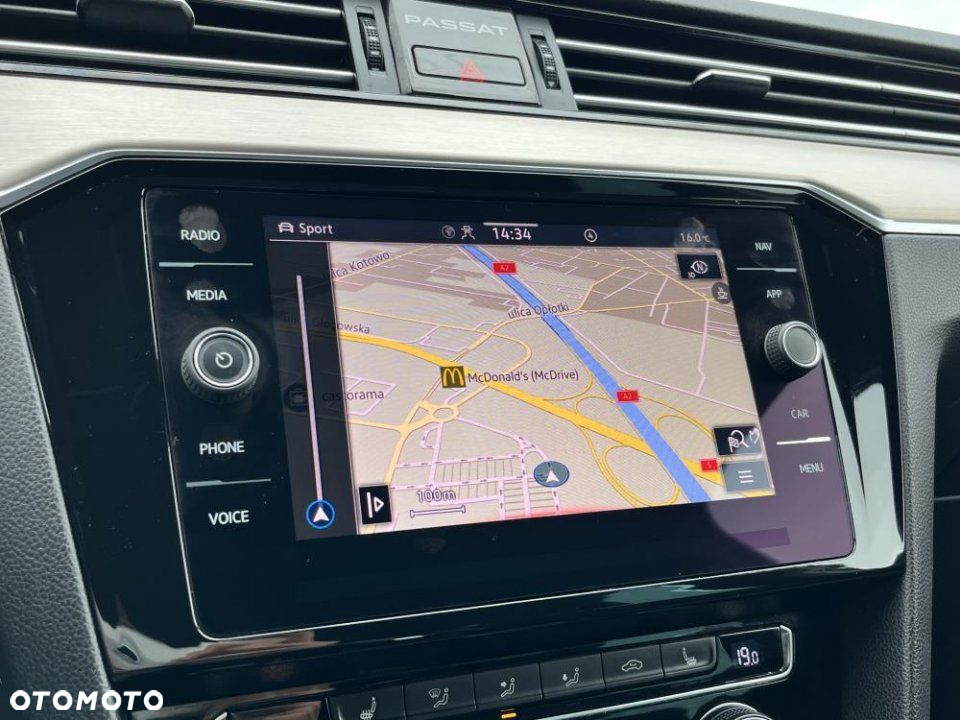 Volkswagen Passat - 28