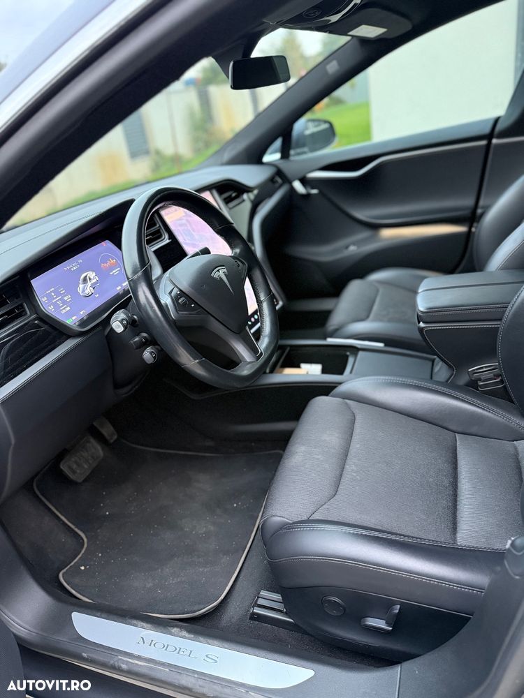 Tesla Model S - 9