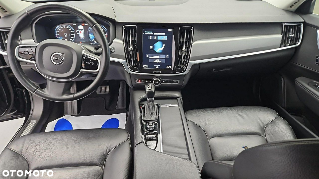 Volvo V90 D4 SCR Momentum Pro - 13