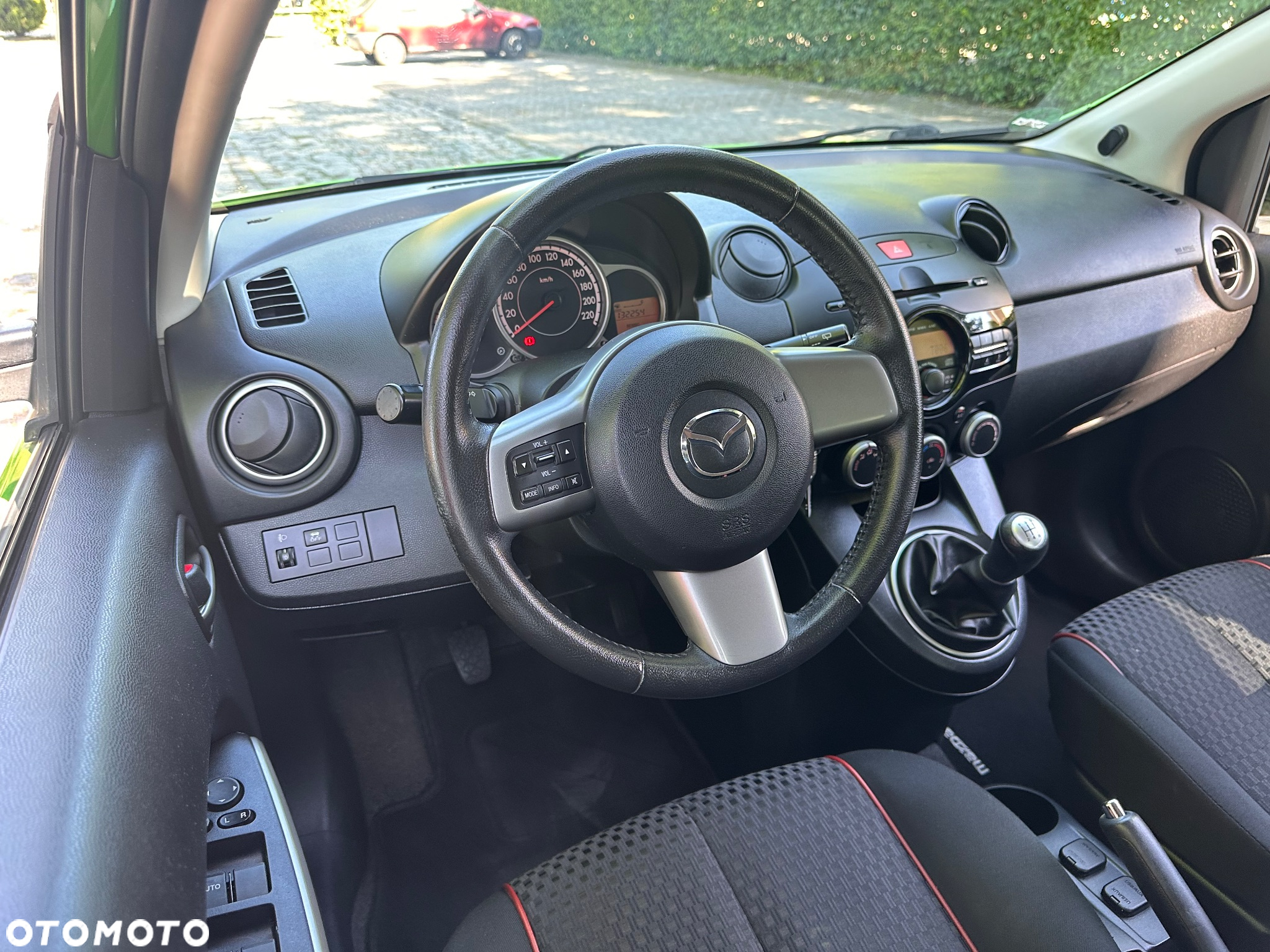 Mazda 2 1.3 MZR Active - 12
