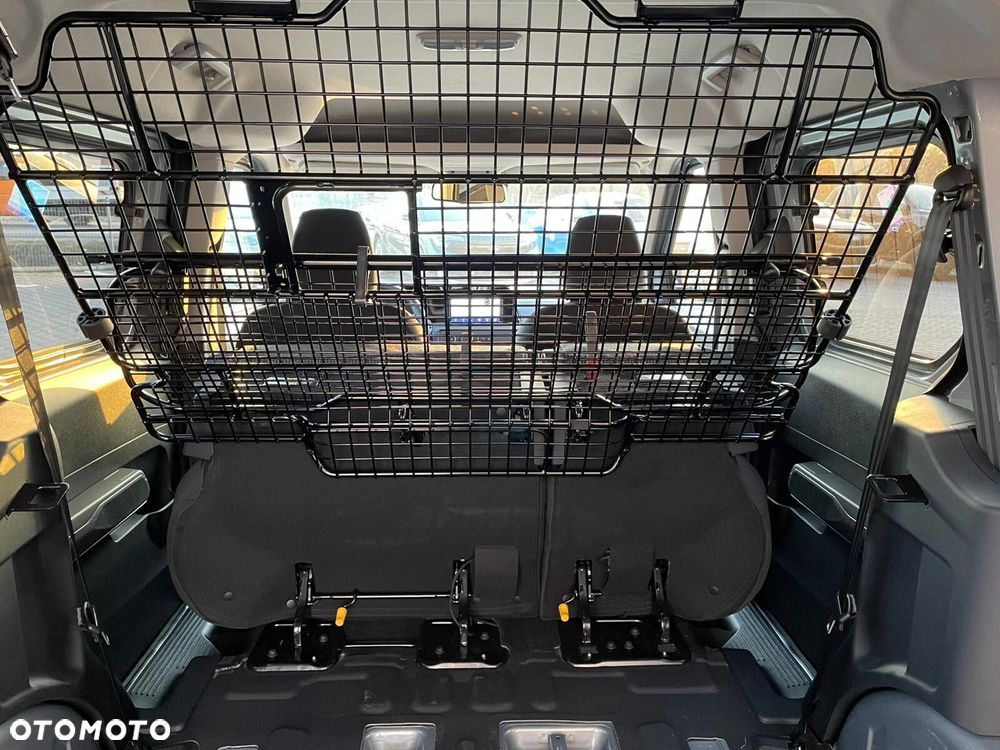 Ford Transit Courier - 11
