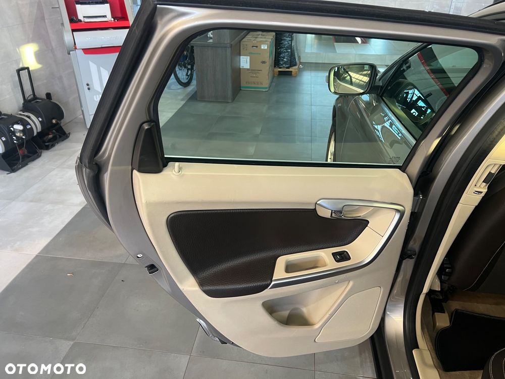Volvo XC 60 D3 Ocean Race - 18