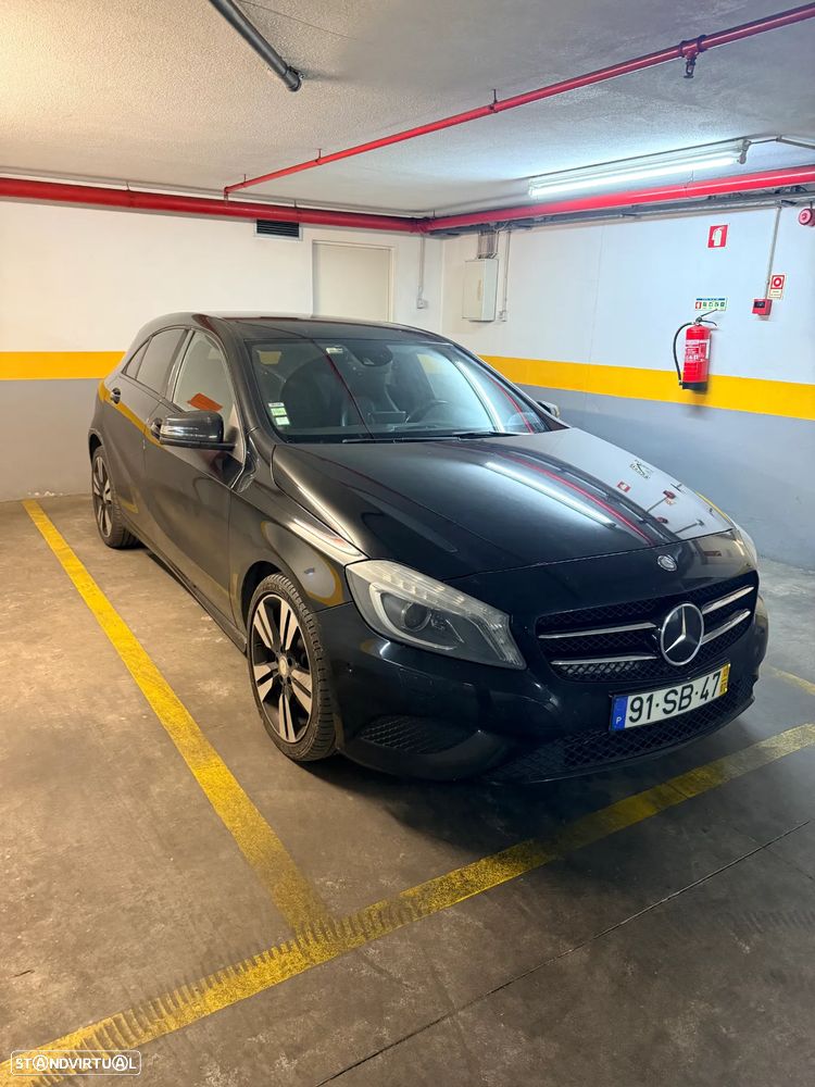 Mercedes-Benz A 200 CDI (BlueEFFICIENCY) 7G-DCT Urban - 2