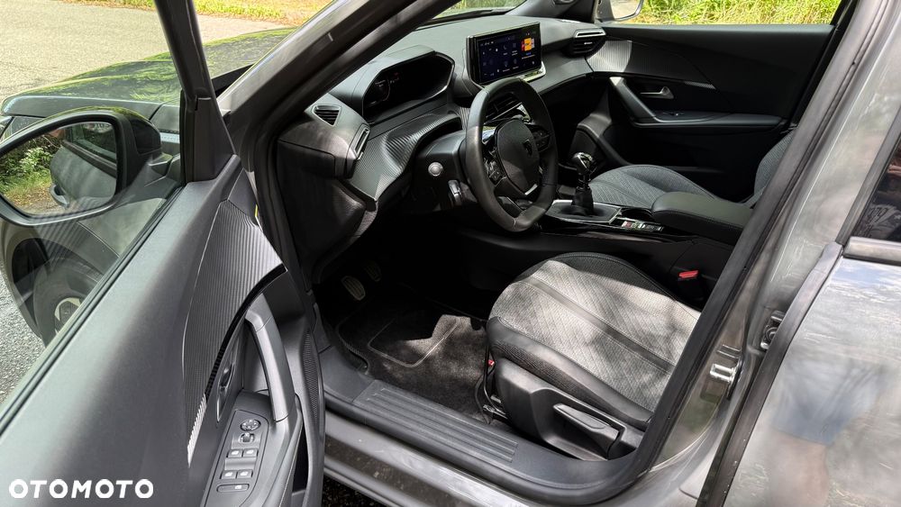 Peugeot 2008 - 10