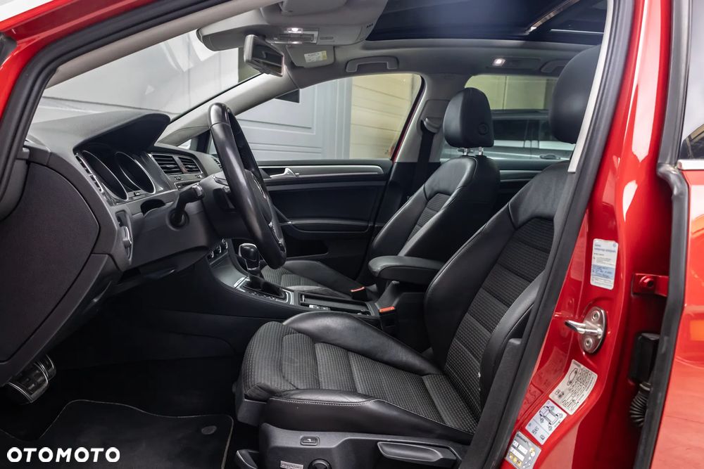 Volkswagen Golf - 8
