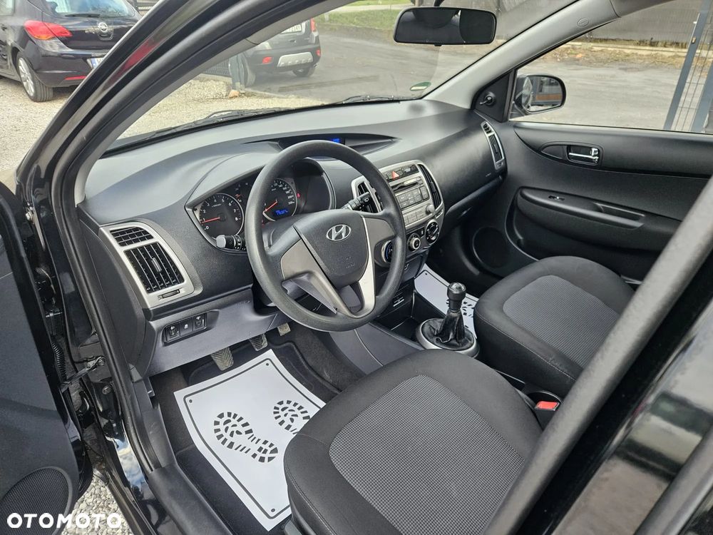 Hyundai i20 - 18