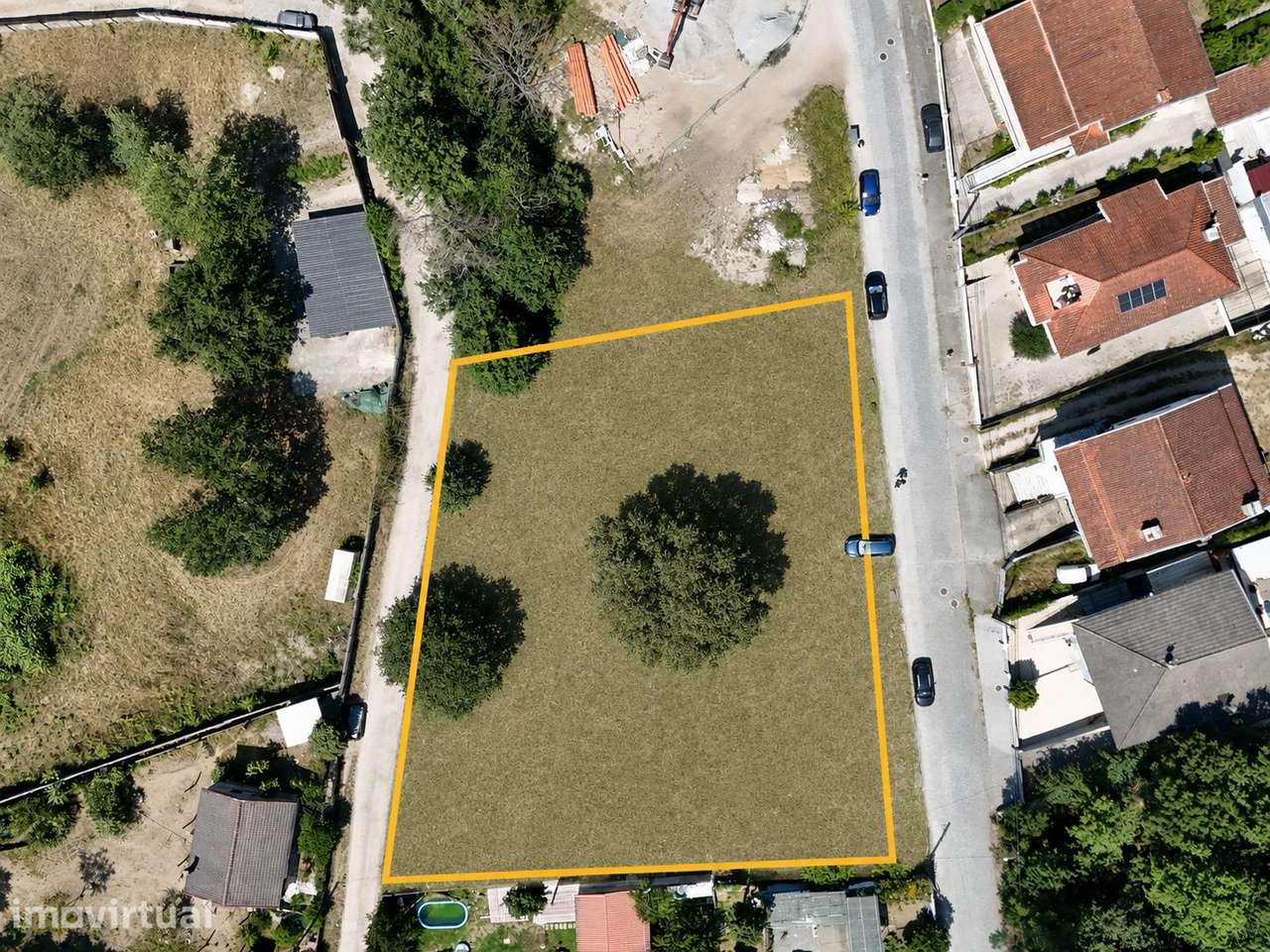 Vende-se terreno para construção em Lagos - Grande imagem: 2/13