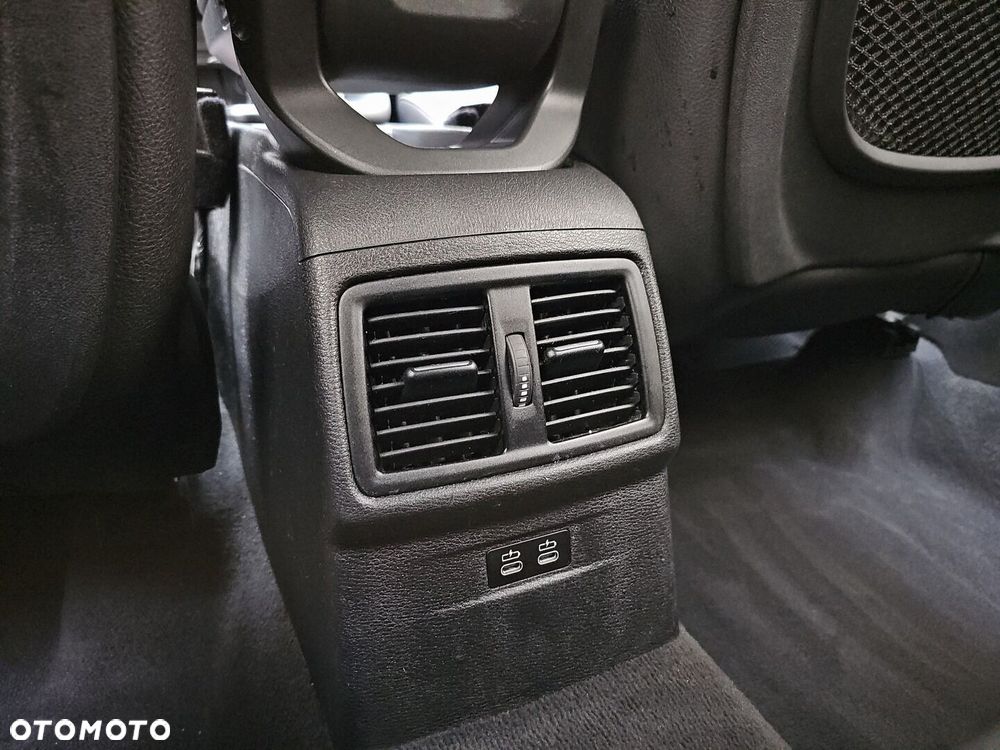 BMW X1 sDrive18i - 29