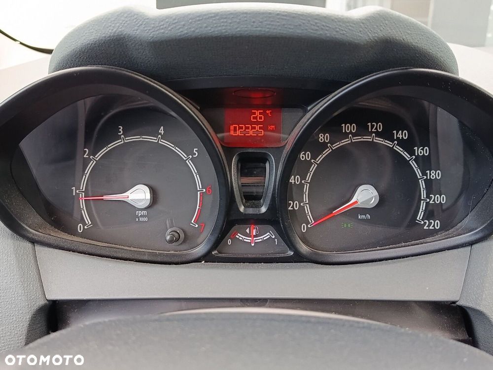 Ford Fiesta 1.25 Ambiente EU5 - 26