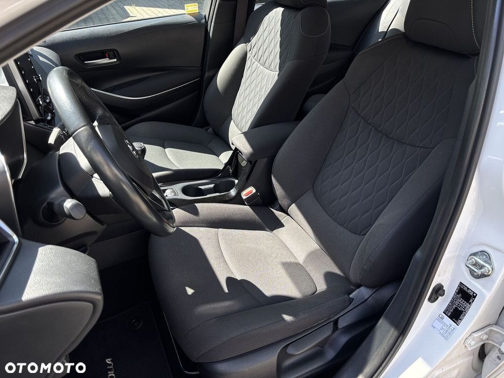 Toyota Corolla - 12