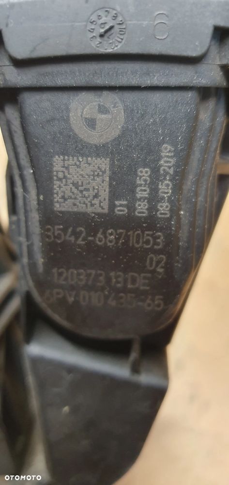 Pedał gazu potencjometr BMW M5 G30 F90 4.4 6871053 - 6