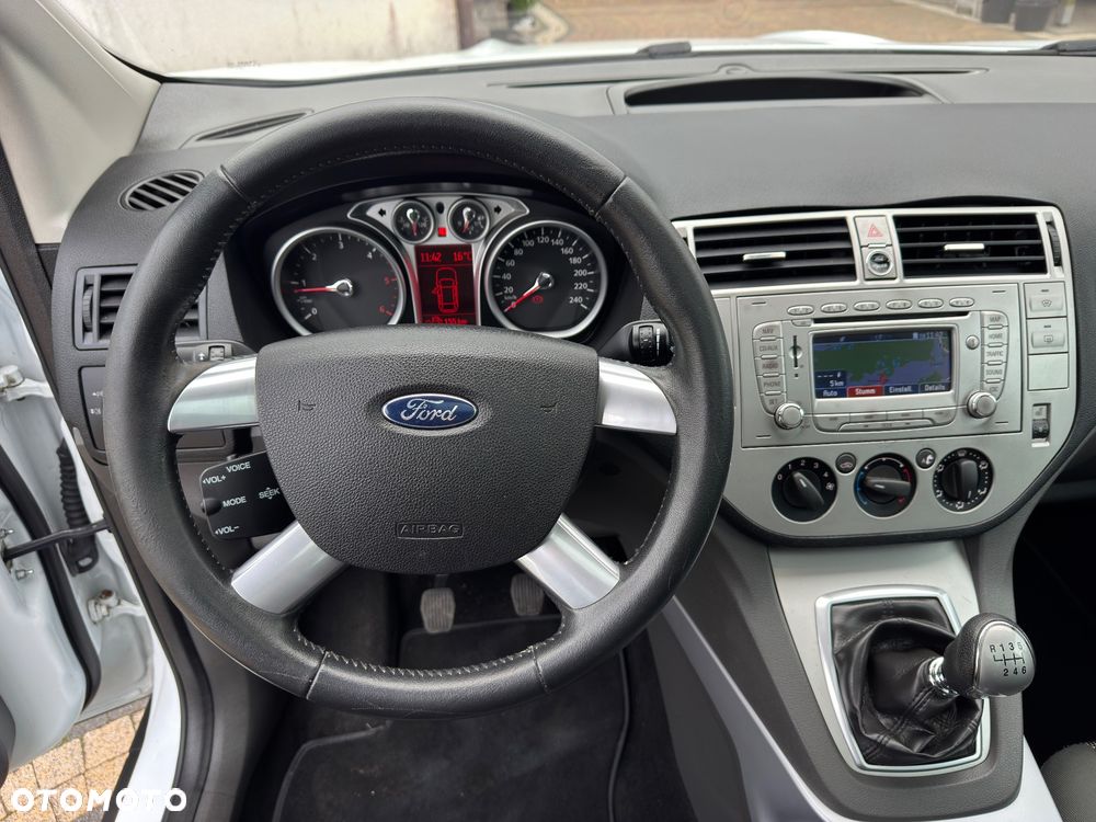 Ford Kuga - 33