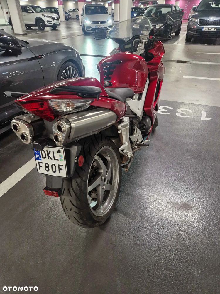 Honda VFR - 16