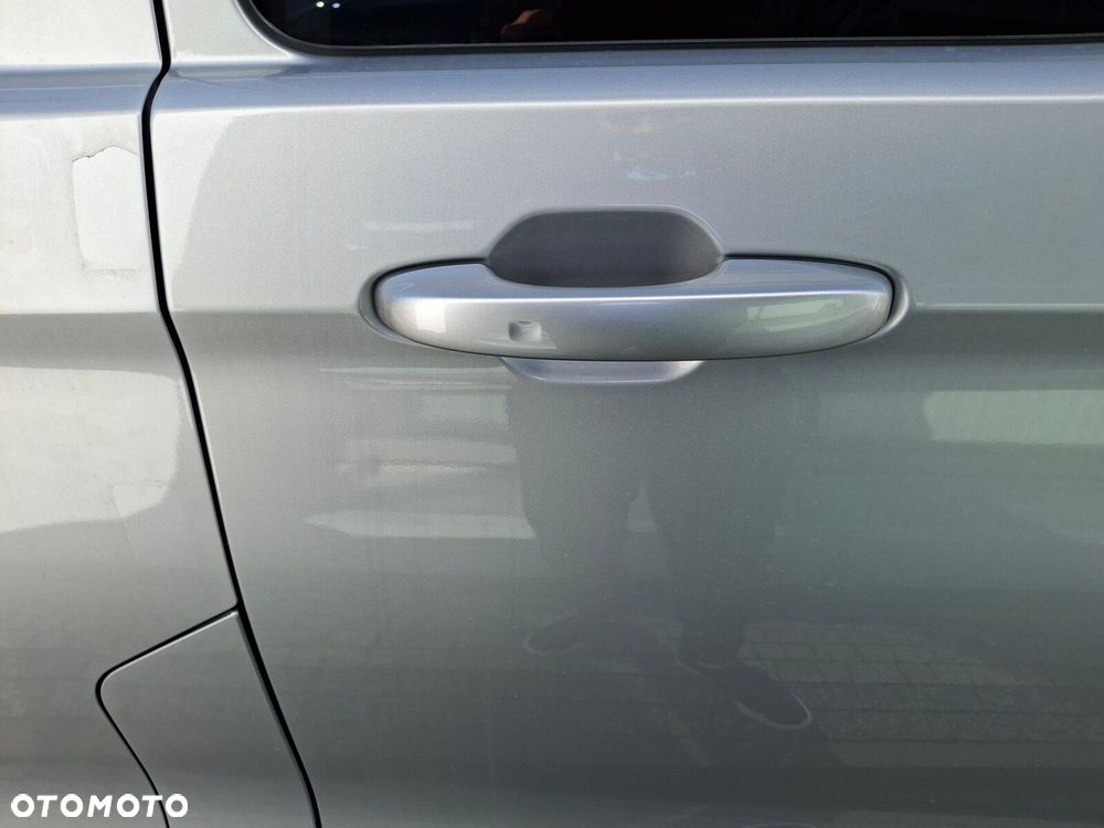 Volkswagen Caravelle - 24