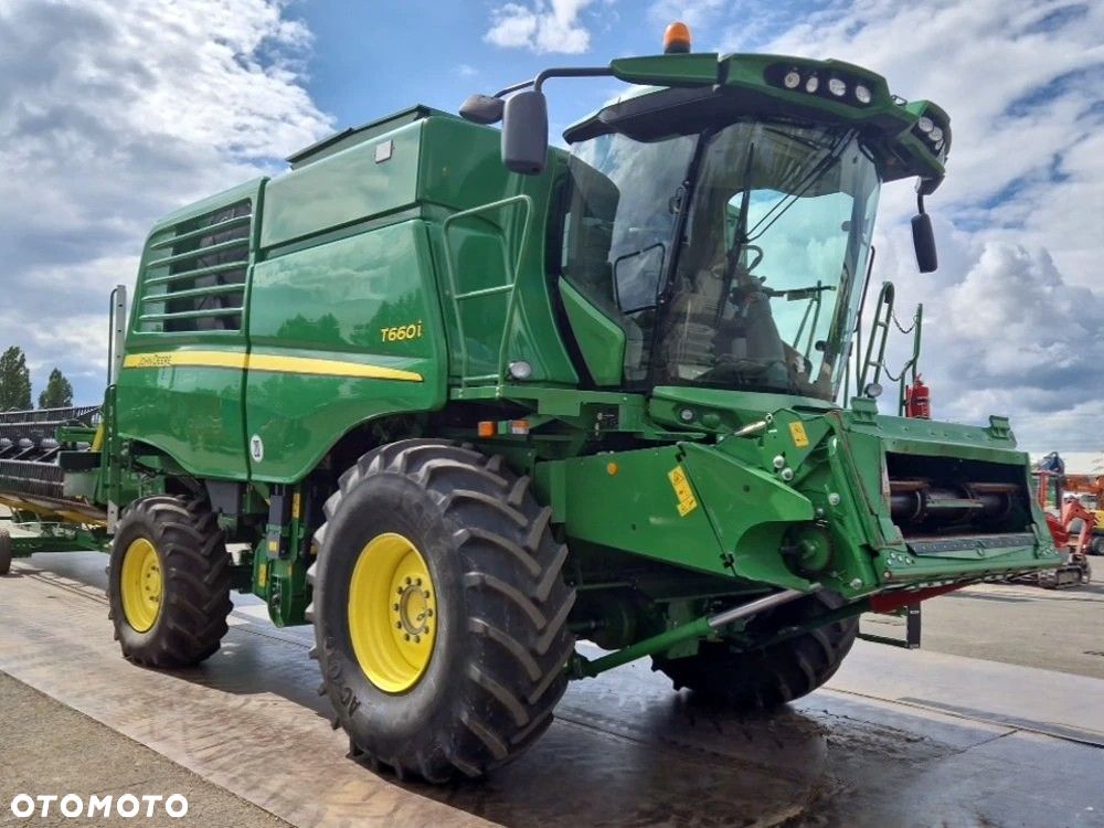 John Deere T660I - 9