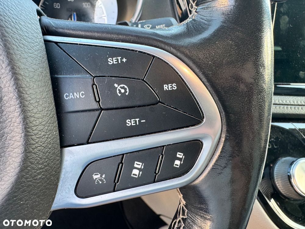 Chrysler Pacifica - 19