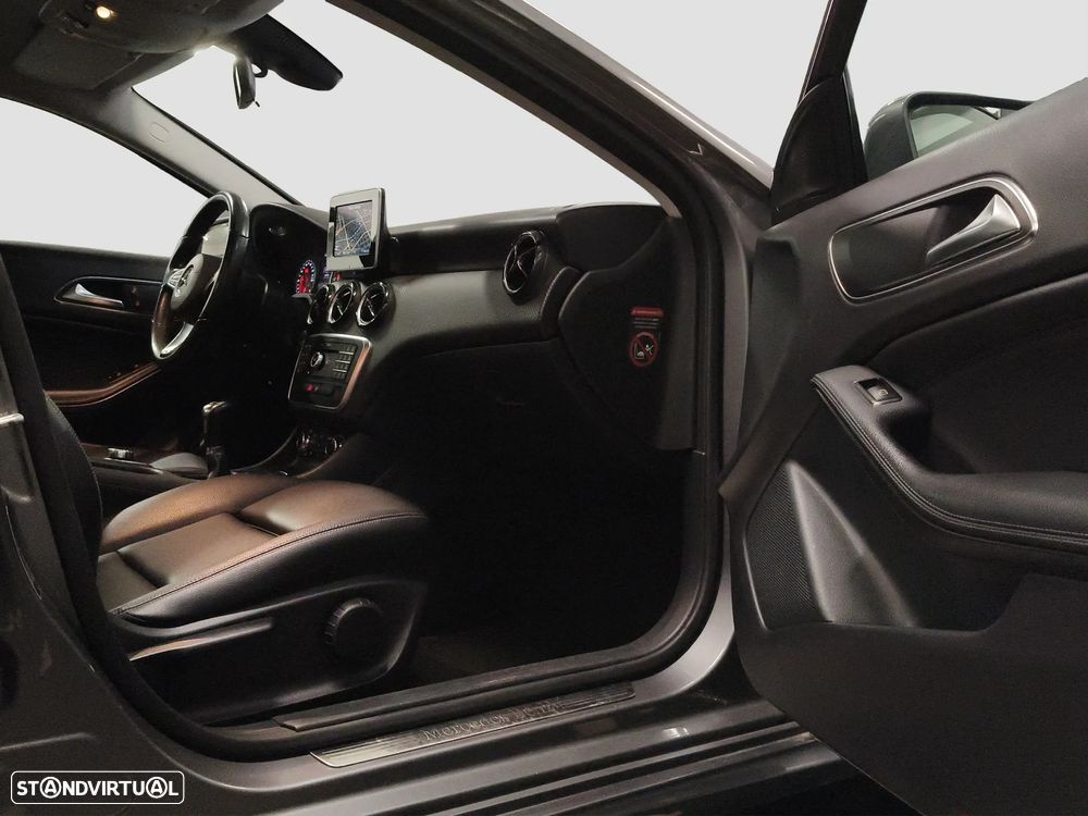 Mercedes-Benz A 180 CDI (BlueEFFICIENCY) Urban - 25