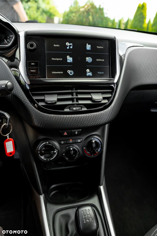 Peugeot 2008 1.6 BlueHDi Allure S&S - 33