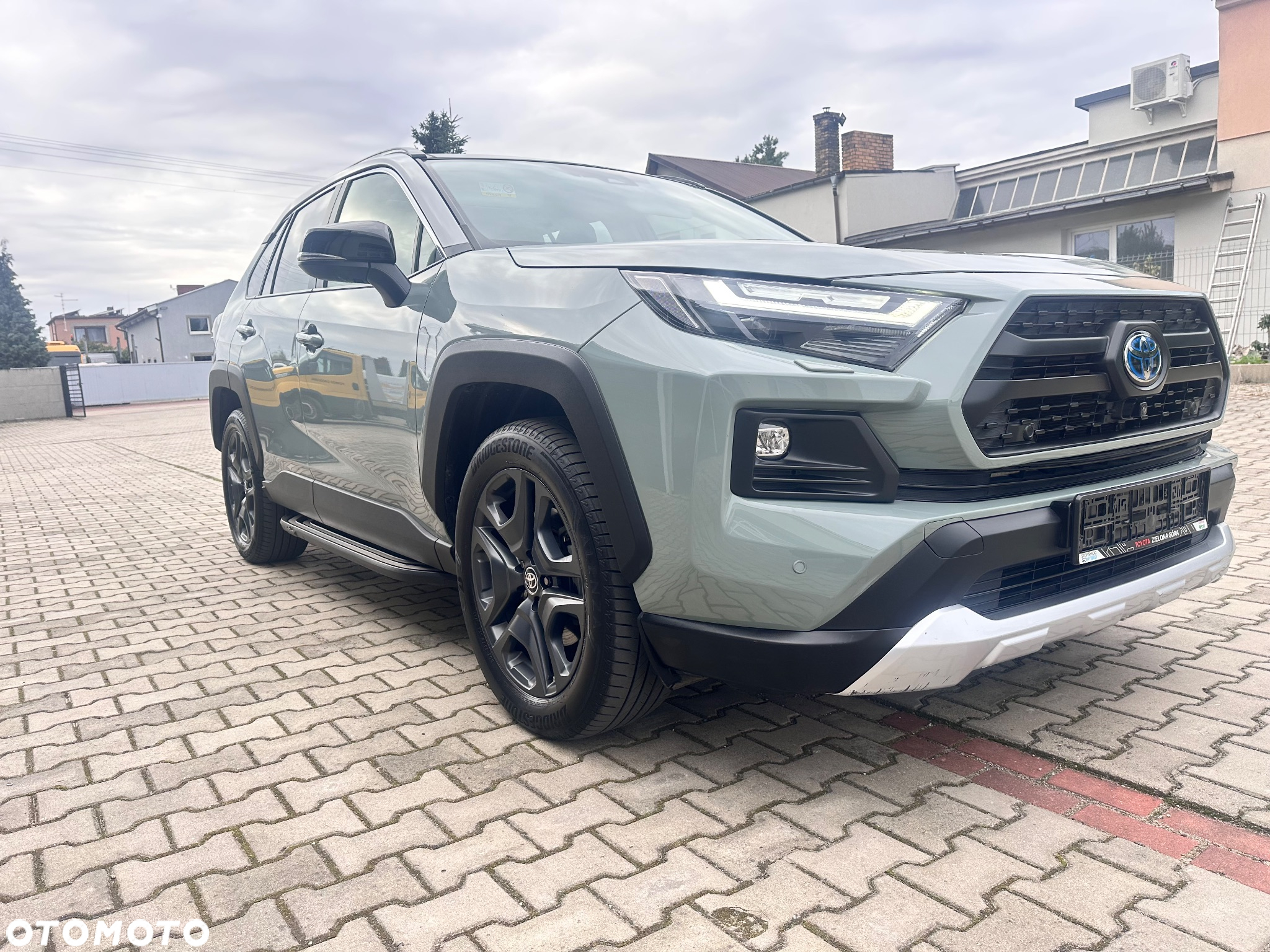 Toyota RAV4 - 6
