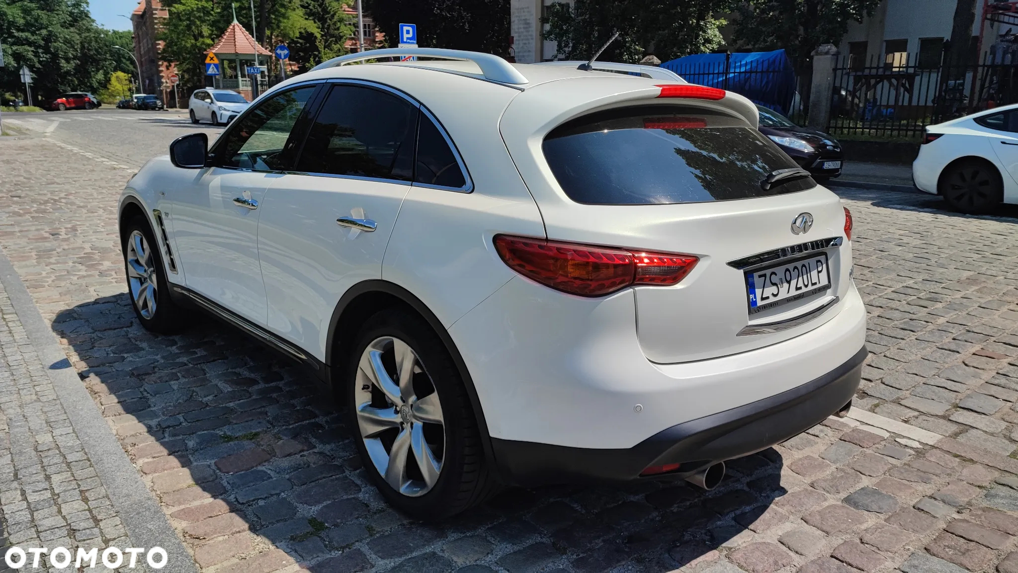 Infiniti Q70 3.7 S Premium - 7