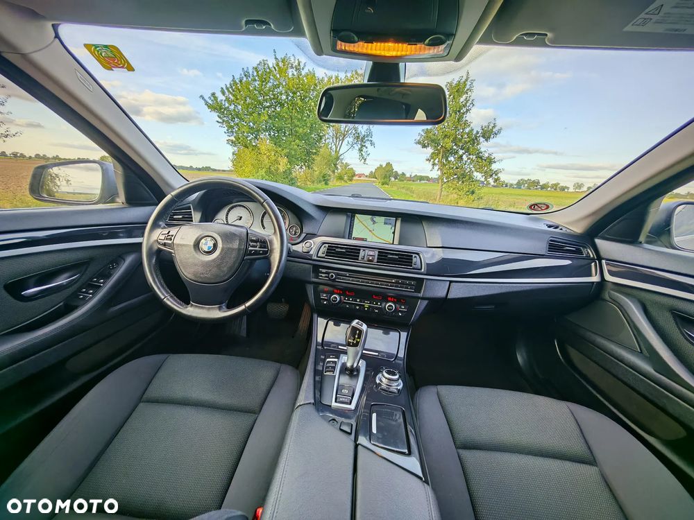 BMW Seria 5 520d Touring - 8