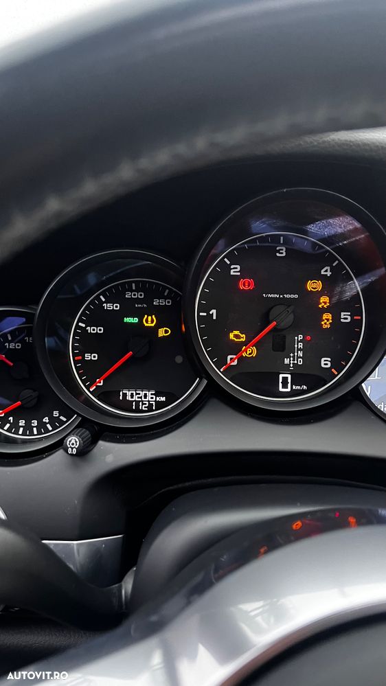 Porsche Cayenne 3.0 L - 21