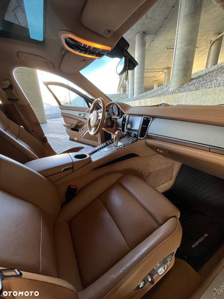 Porsche Panamera 4S PDK - 22