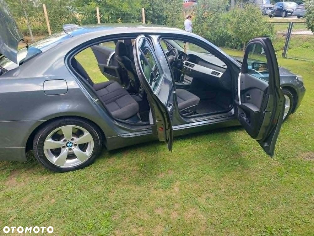 BMW Seria 5 525i - 6