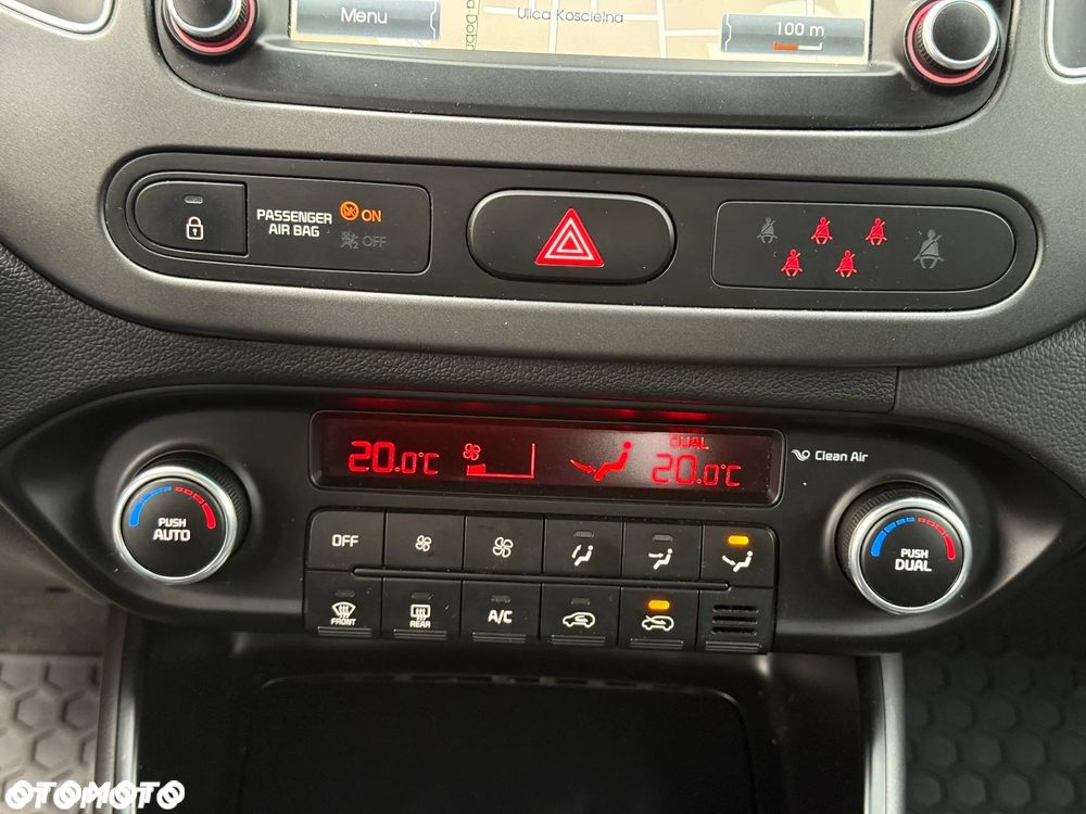 Kia Carens 1.6 GDI Dream-Team Edition - 14