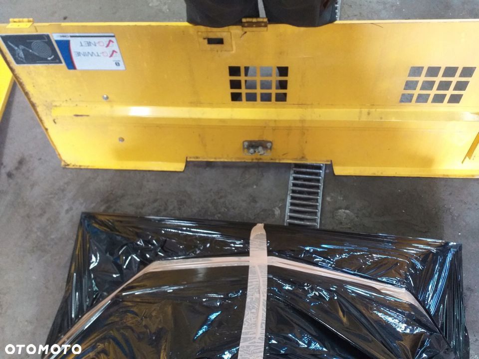 OSŁONA PRZEDNIA PRASA NEW HOLLAND BR7070 180R 09R - 2