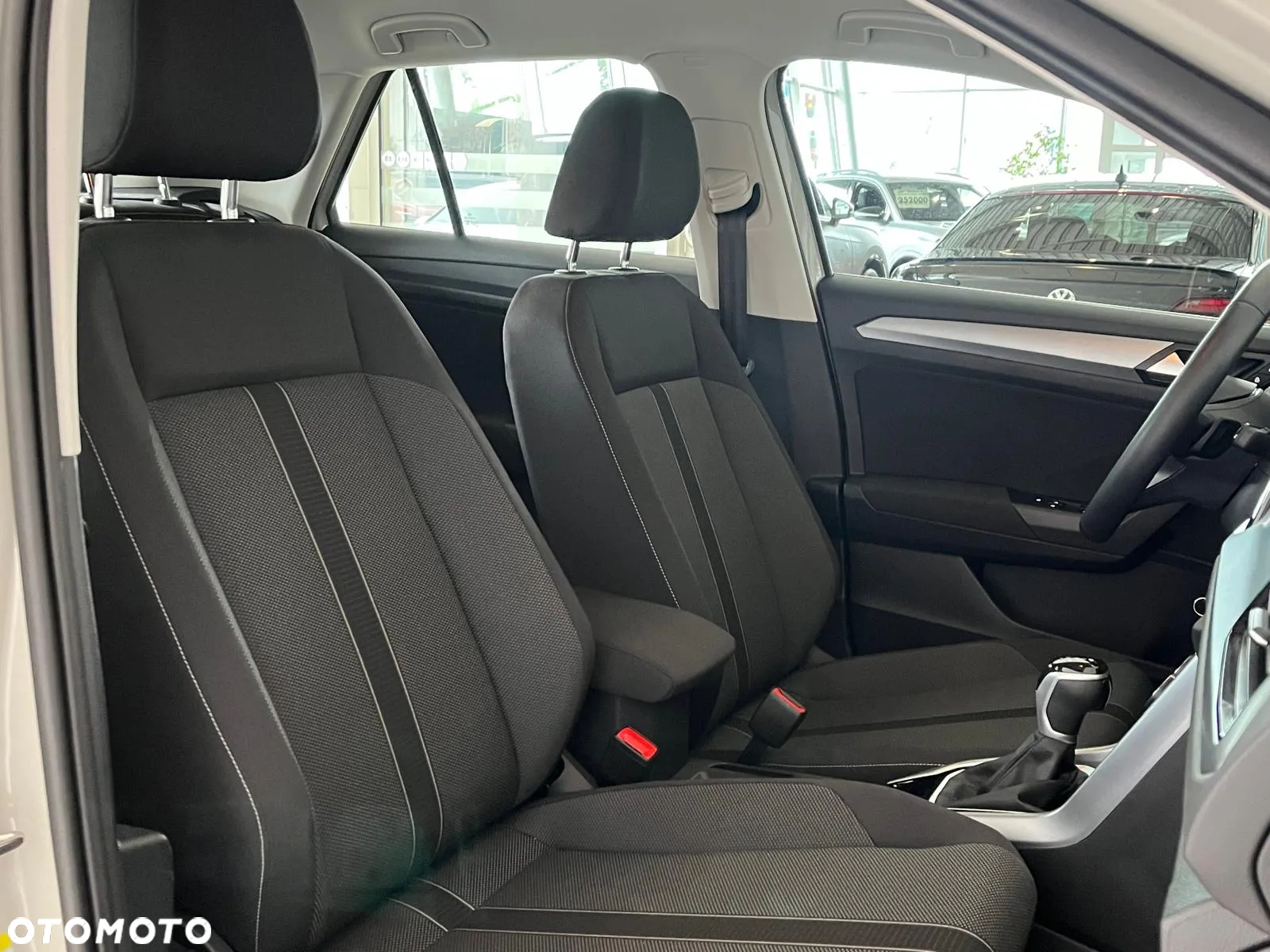 Volkswagen T-Roc 1.5 TSI Life DSG - 18