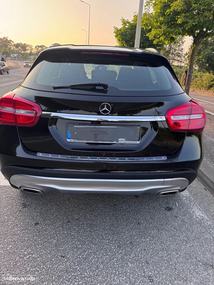 Mercedes-Benz GLA 200 d Aut. - 4