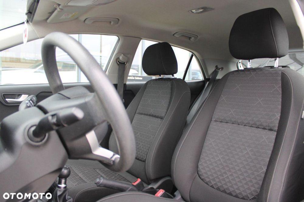 Kia Rio - 12
