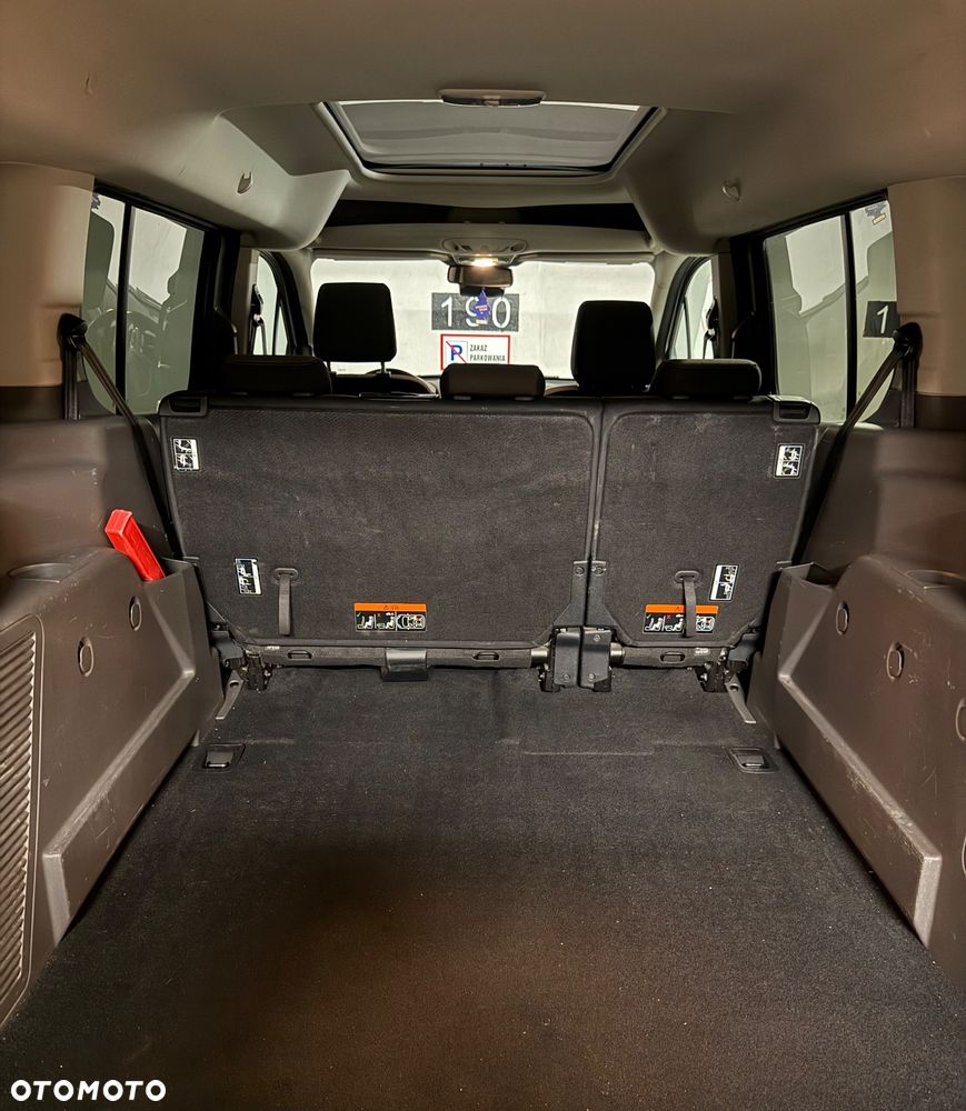 Ford Tourneo Connect Grand - 24